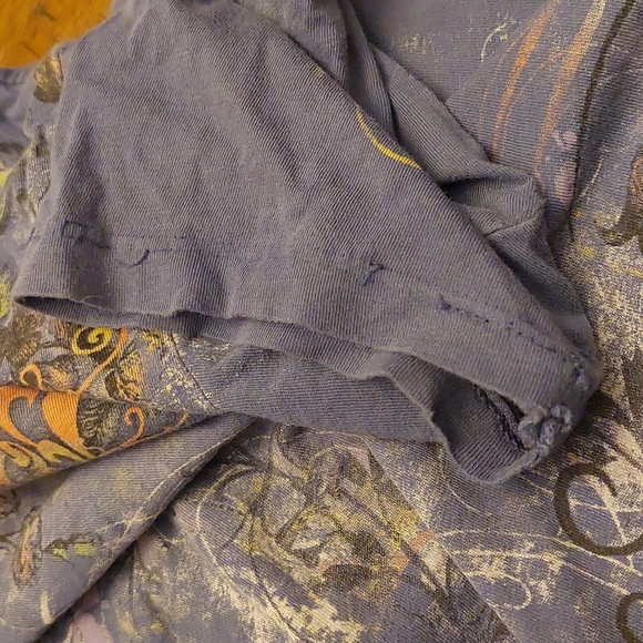 Vintage T-shirt with Tattoo-style Artwork - Picture 11 of 14